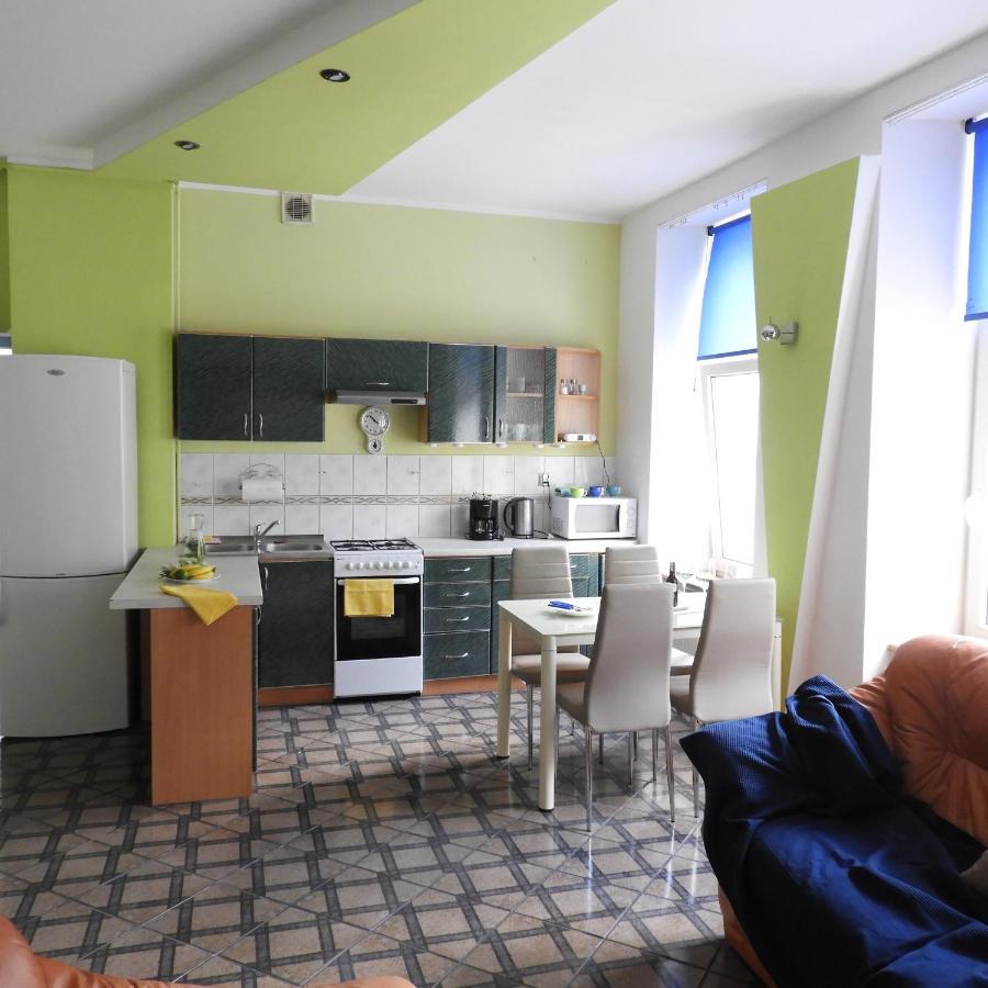 ギジツコApartament Przy Parkuアパートメント エクステリア 写真